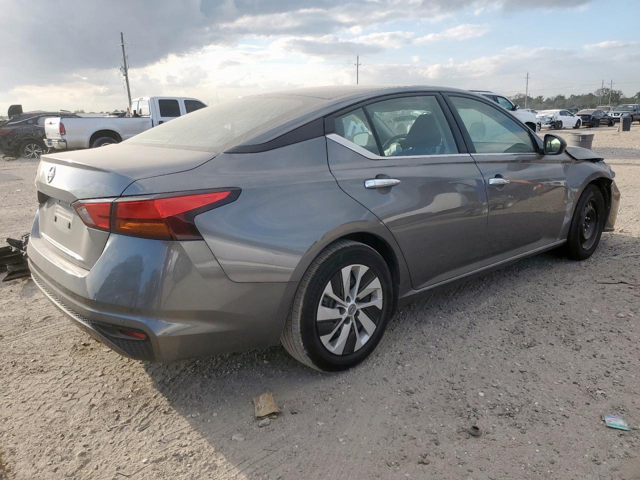 2024 Nissan Altima S - Фото 3