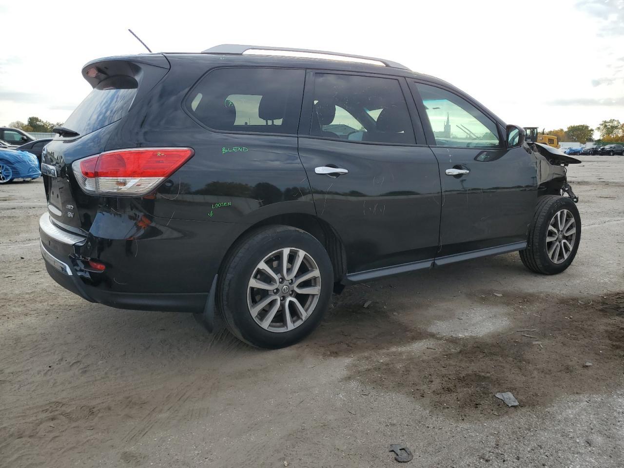 2014 Nissan Pathfinder S - Фото 3