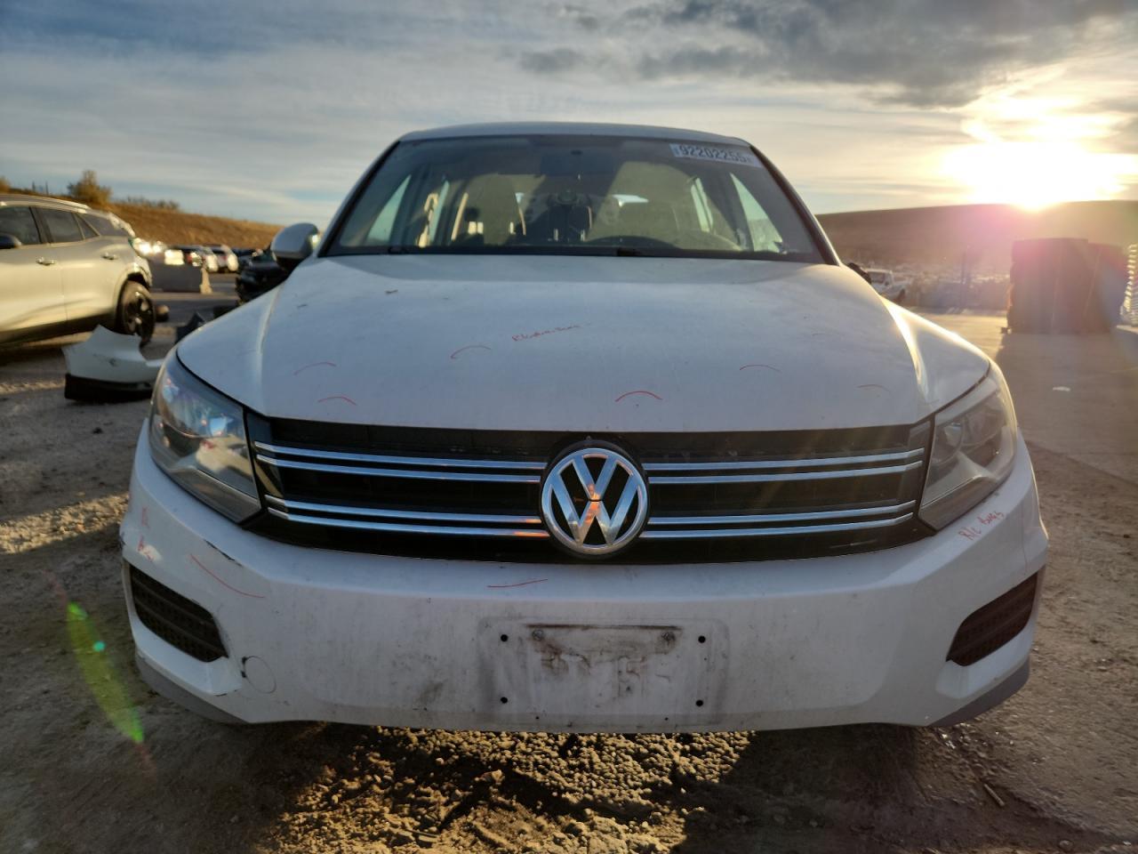 2014 Volkswagen Tiguan S - Image 5