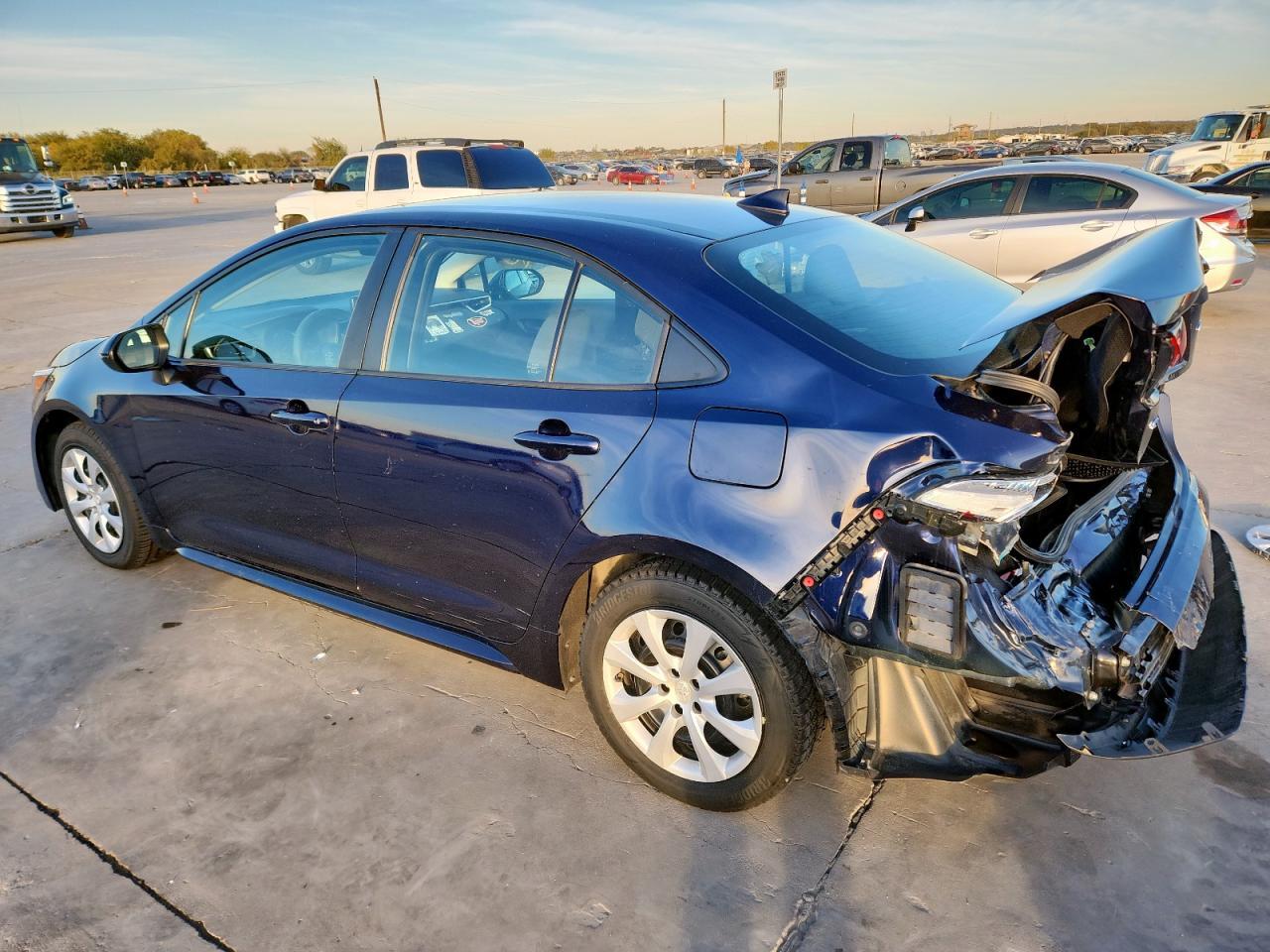 2022 Toyota Corolla Le - Фото 2