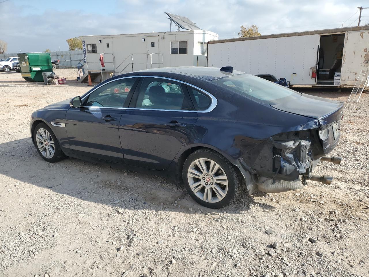 2016 Jaguar Xf Premium - Фото 2