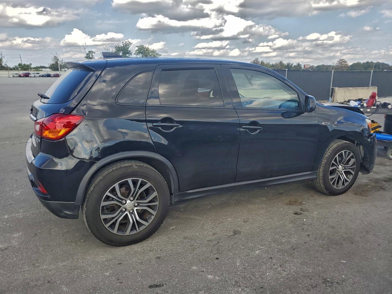 2019 Mitsubishi Outlander Sport Es - Фото 3