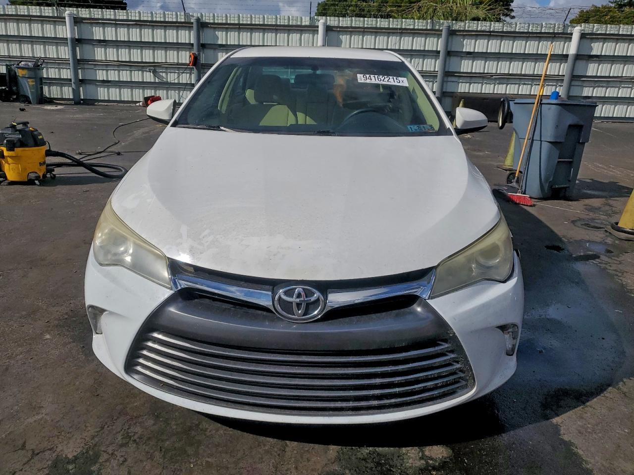2016 Toyota Camry Le - Image 5