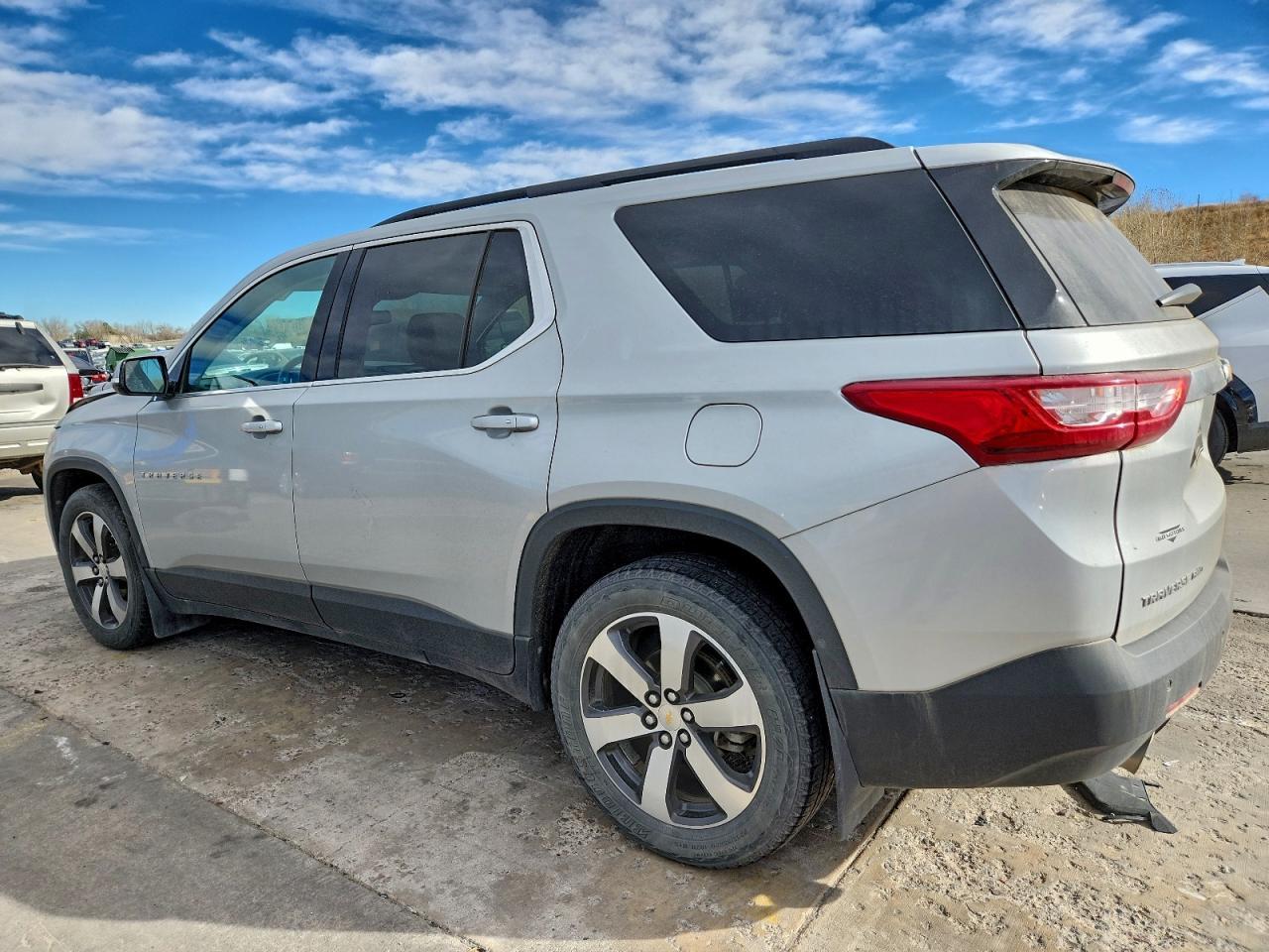2019 Chevrolet Traverse Lt - Фото 2
