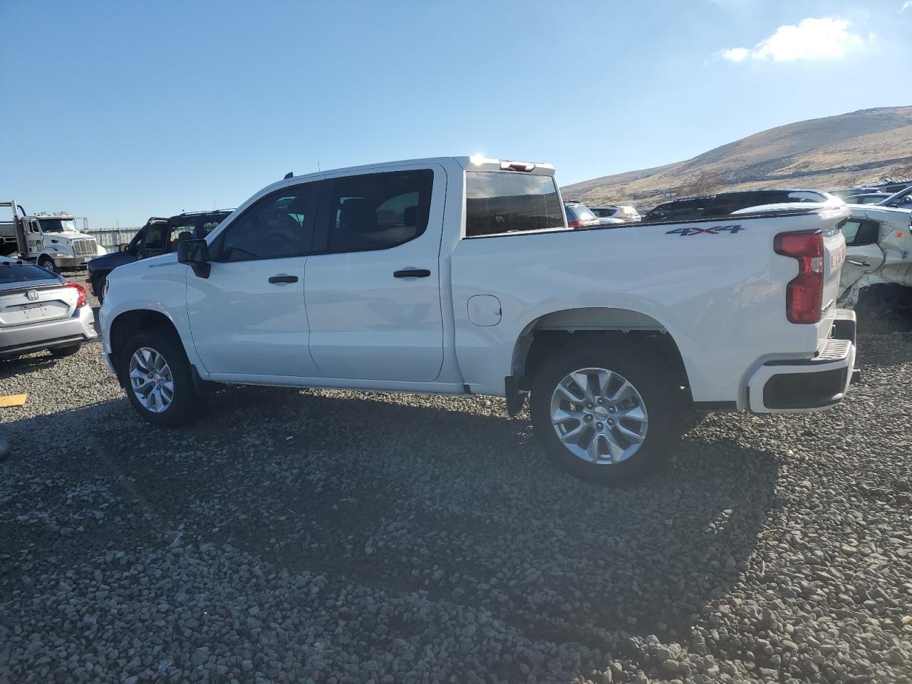 2026 Chevrolet Silverado K1500 Custom - Фото 2