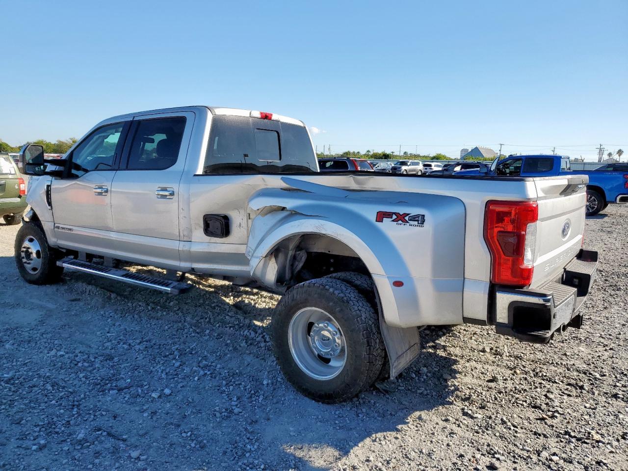 2018 Ford F350 Super Duty - Фото 2