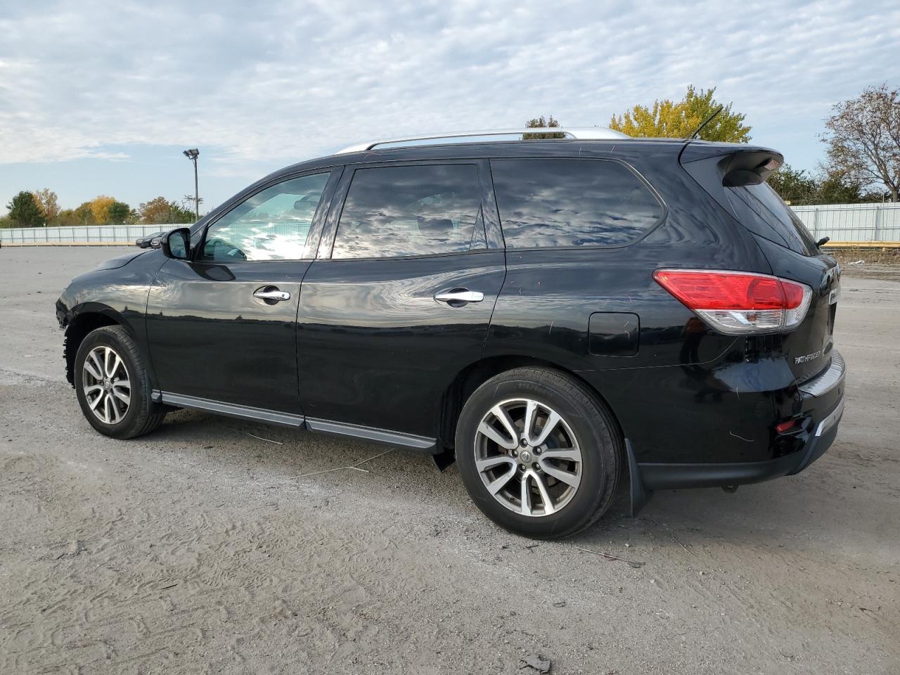 2014 Nissan Pathfinder S - Фото 2