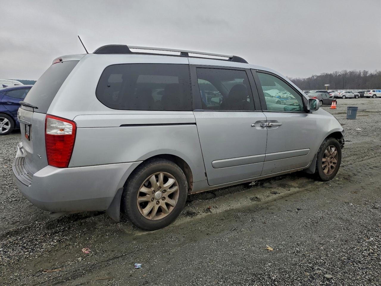 2009 Kia Sedona - Фото 3