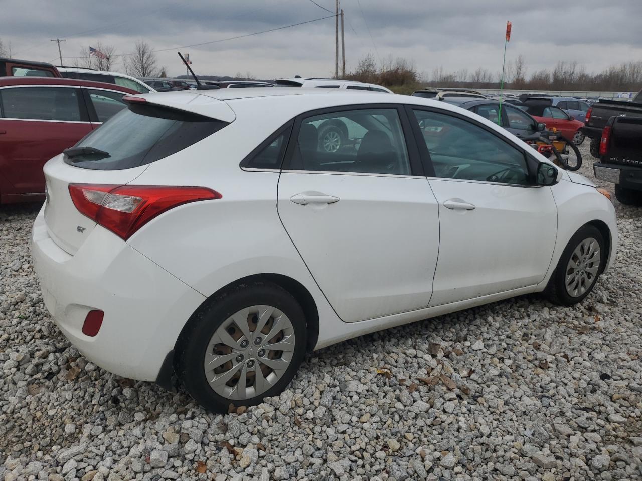 2016 Hyundai Elantra Gt Base - Фото 3