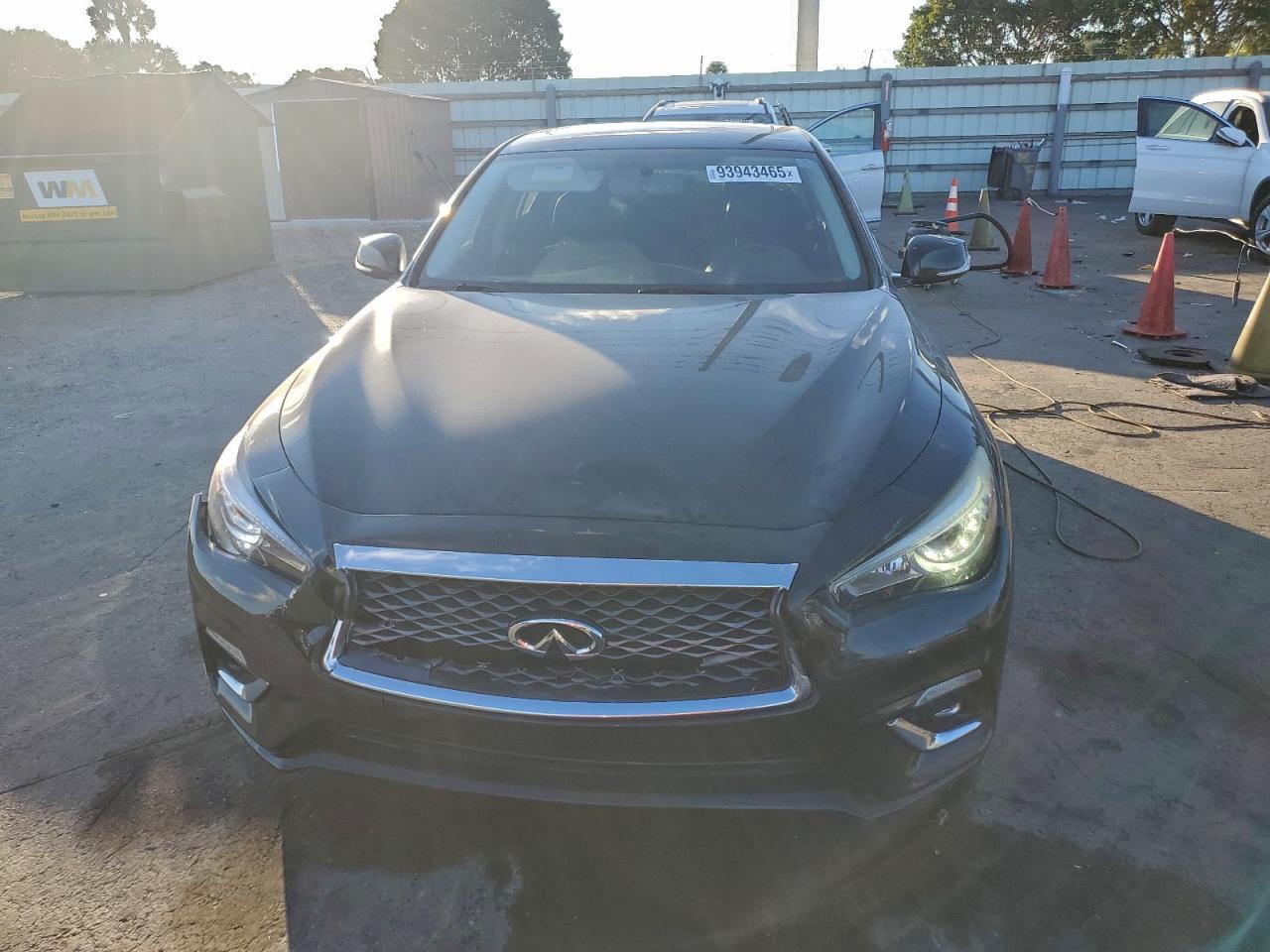 2018 Infiniti Q50 Luxe - Image 5