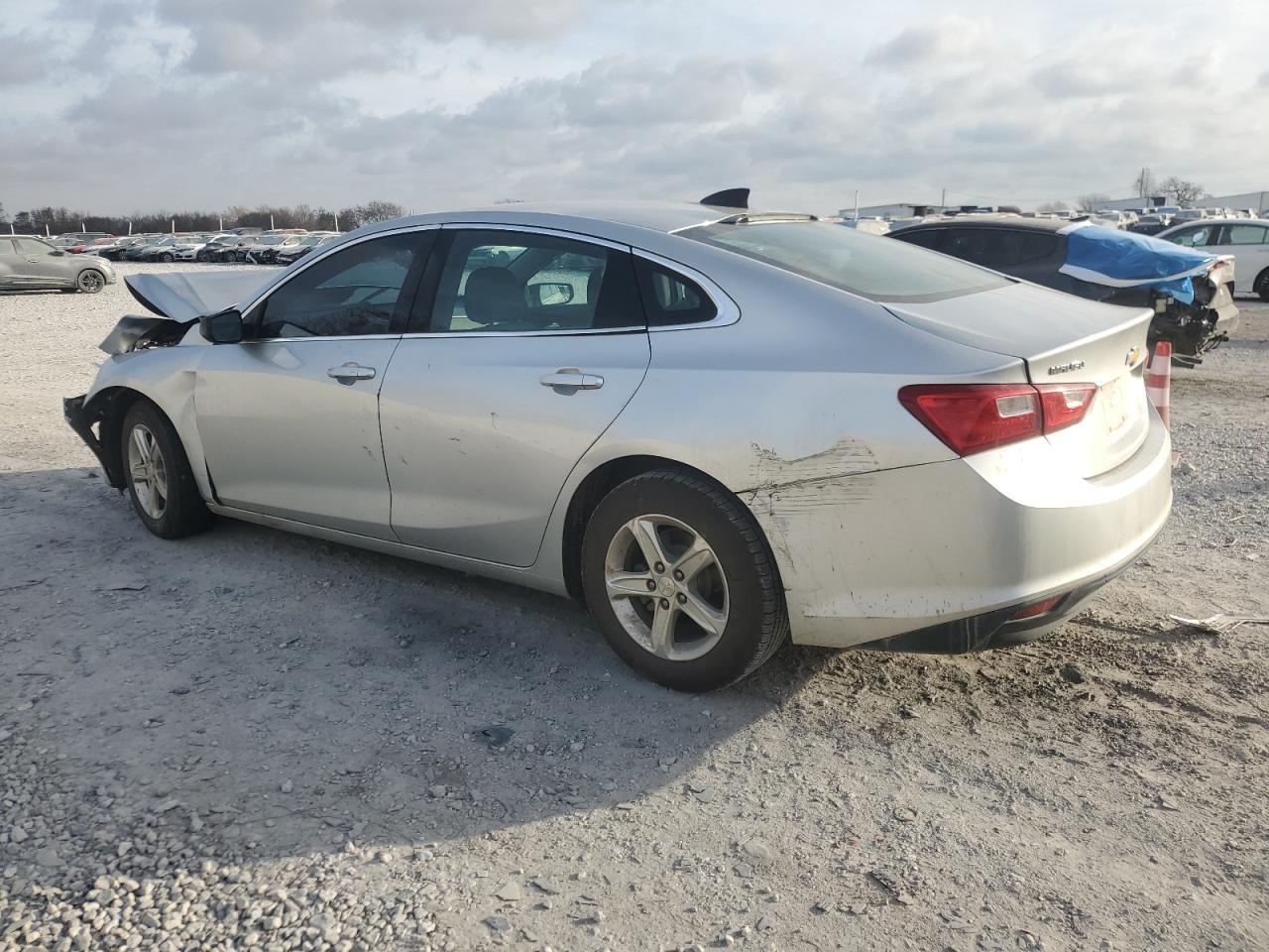 2020 Chevrolet Malibu Ls - Фото 2