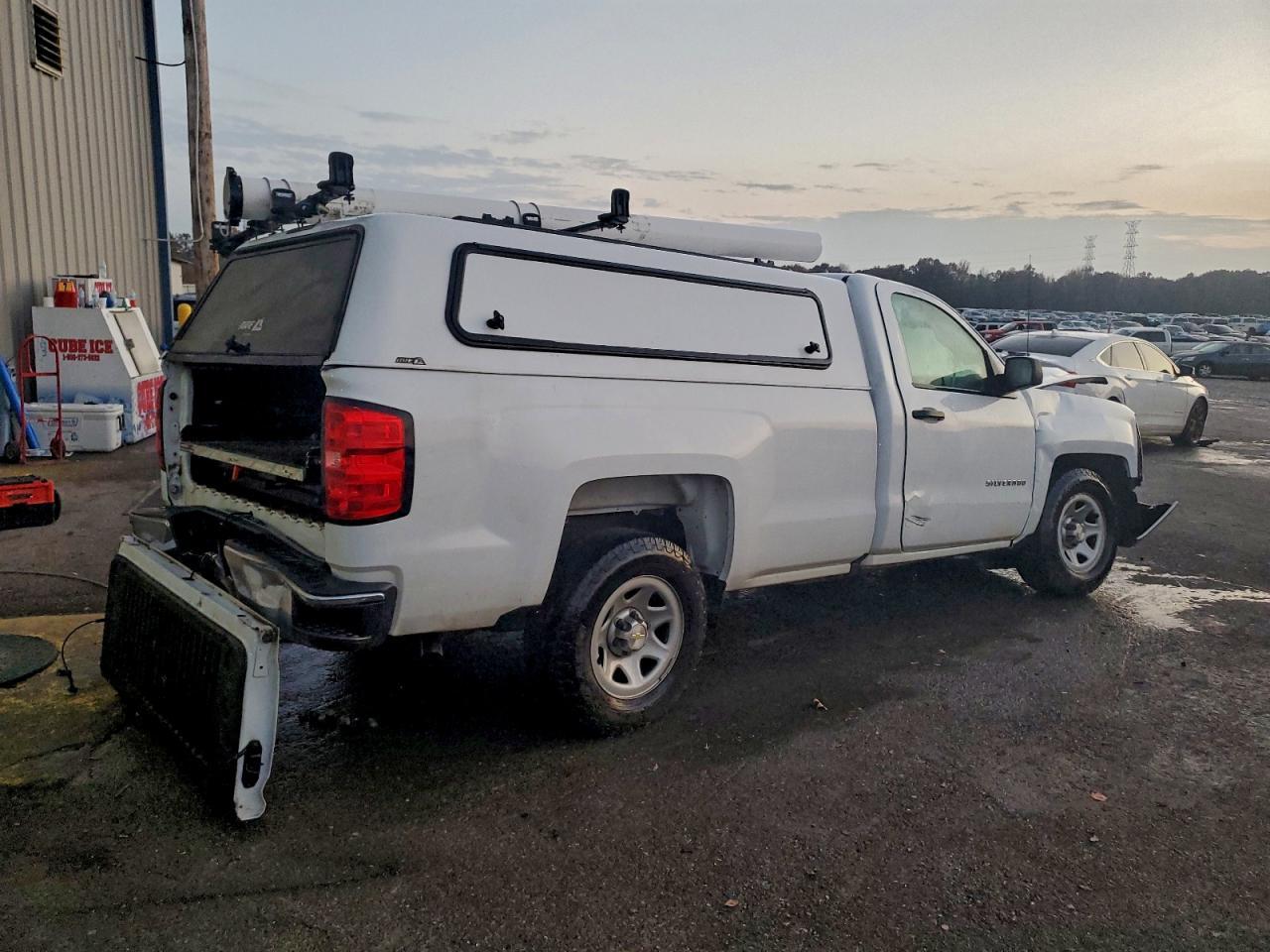 2018 Chevrolet Silverado C1500 - Image 3