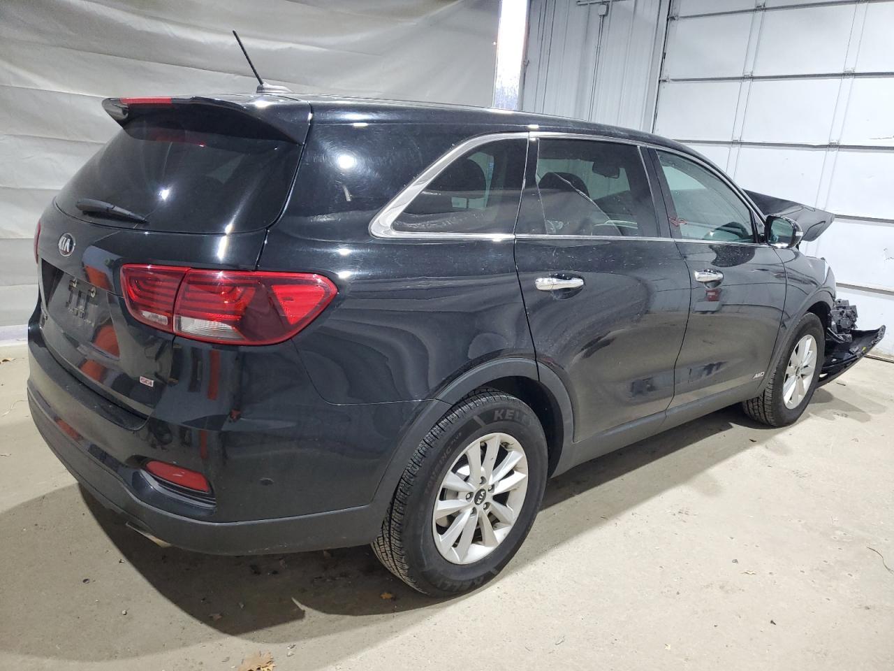 2020 Kia Sorento L - Image 3