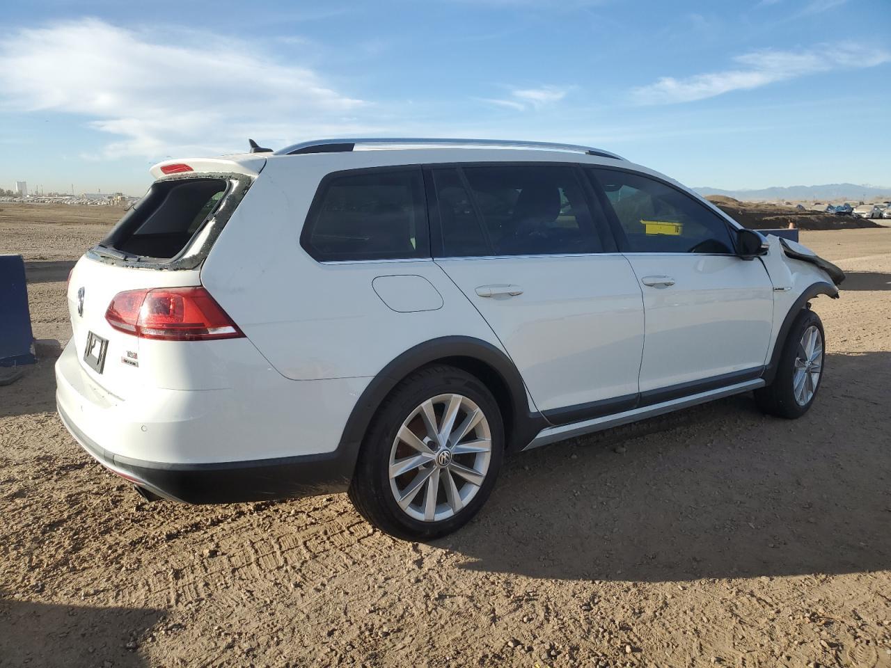 2017 Volkswagen Golf Alltrack S - Фото 3