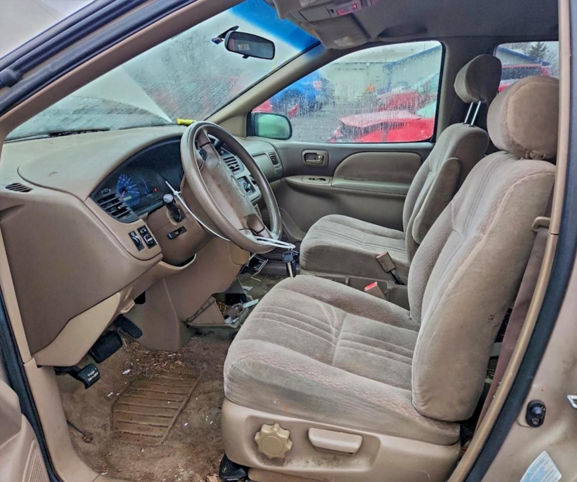 2002 Toyota Sienna - Фото 7