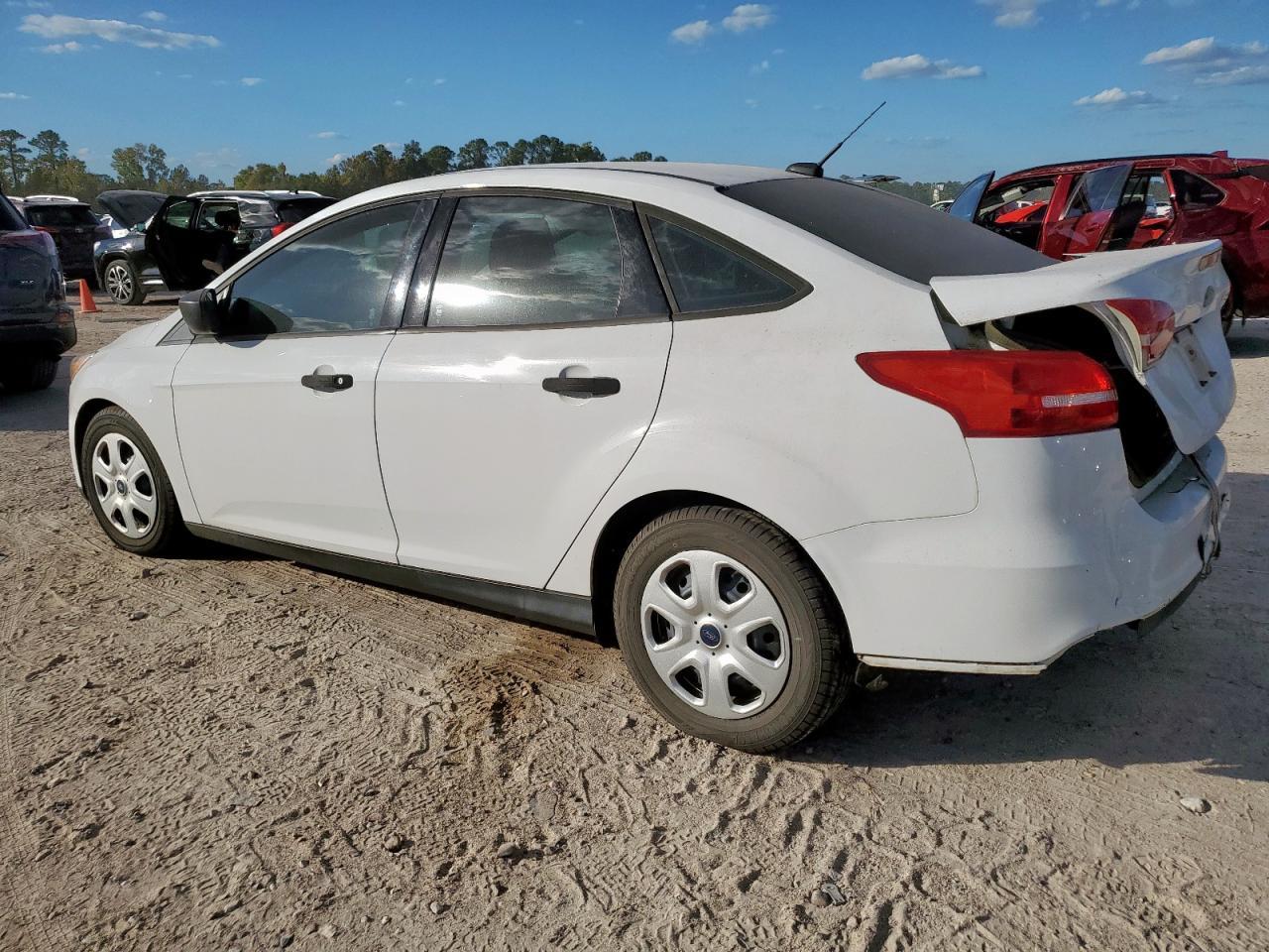 2018 Ford Focus S - Image 2