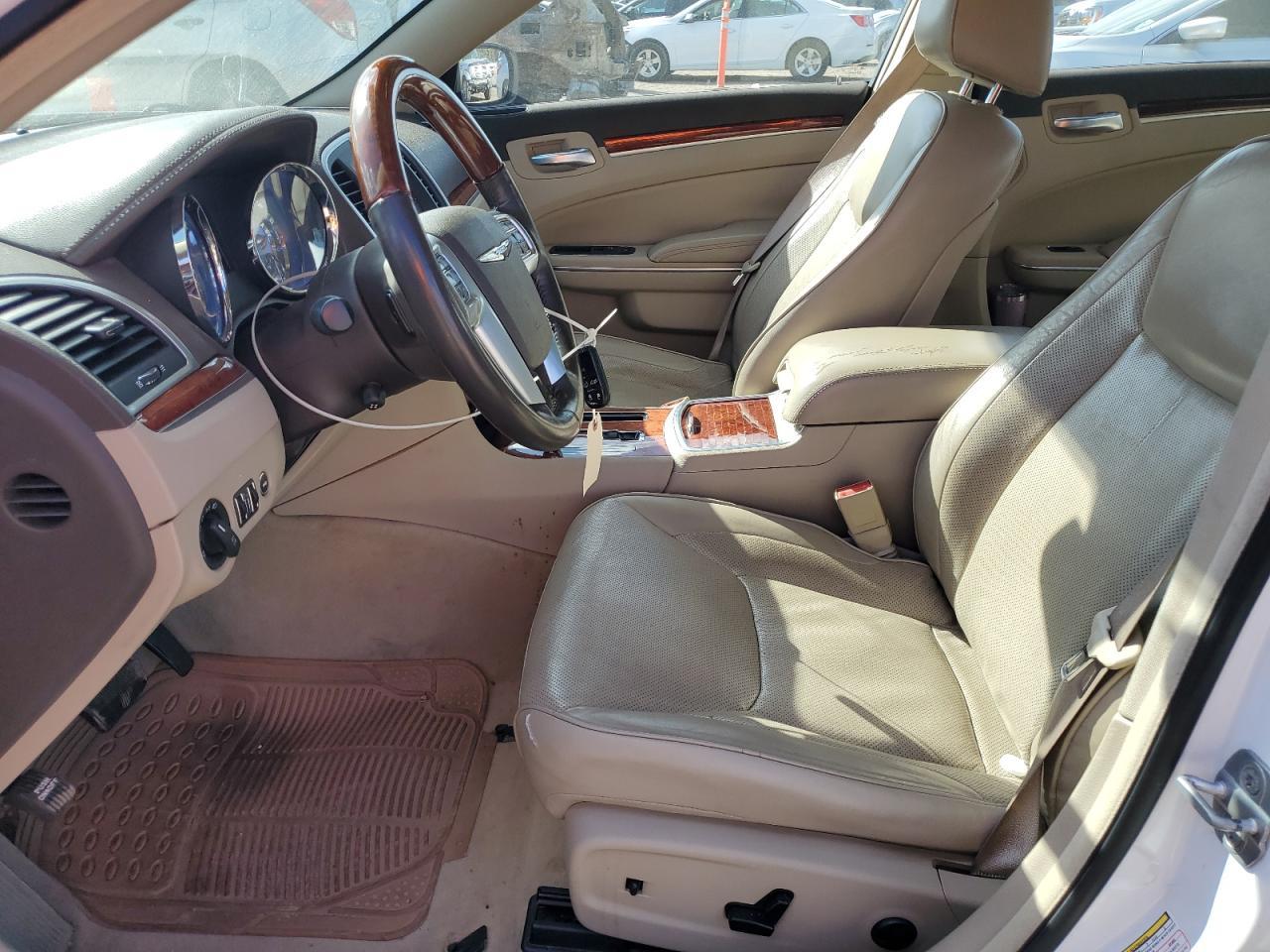 2011 Chrysler 300C - Image 7