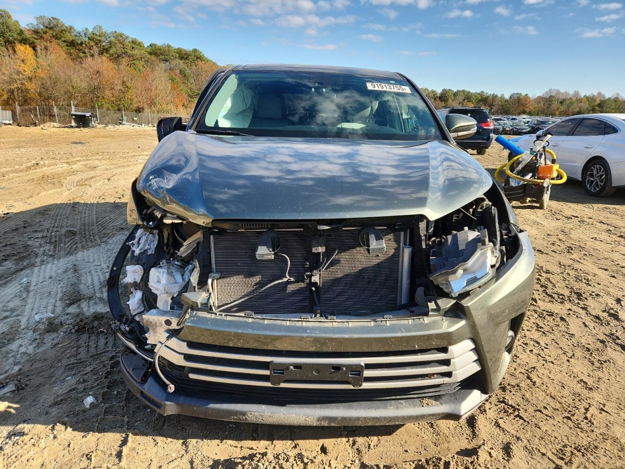 2019 Toyota Highlander Le - Image 5