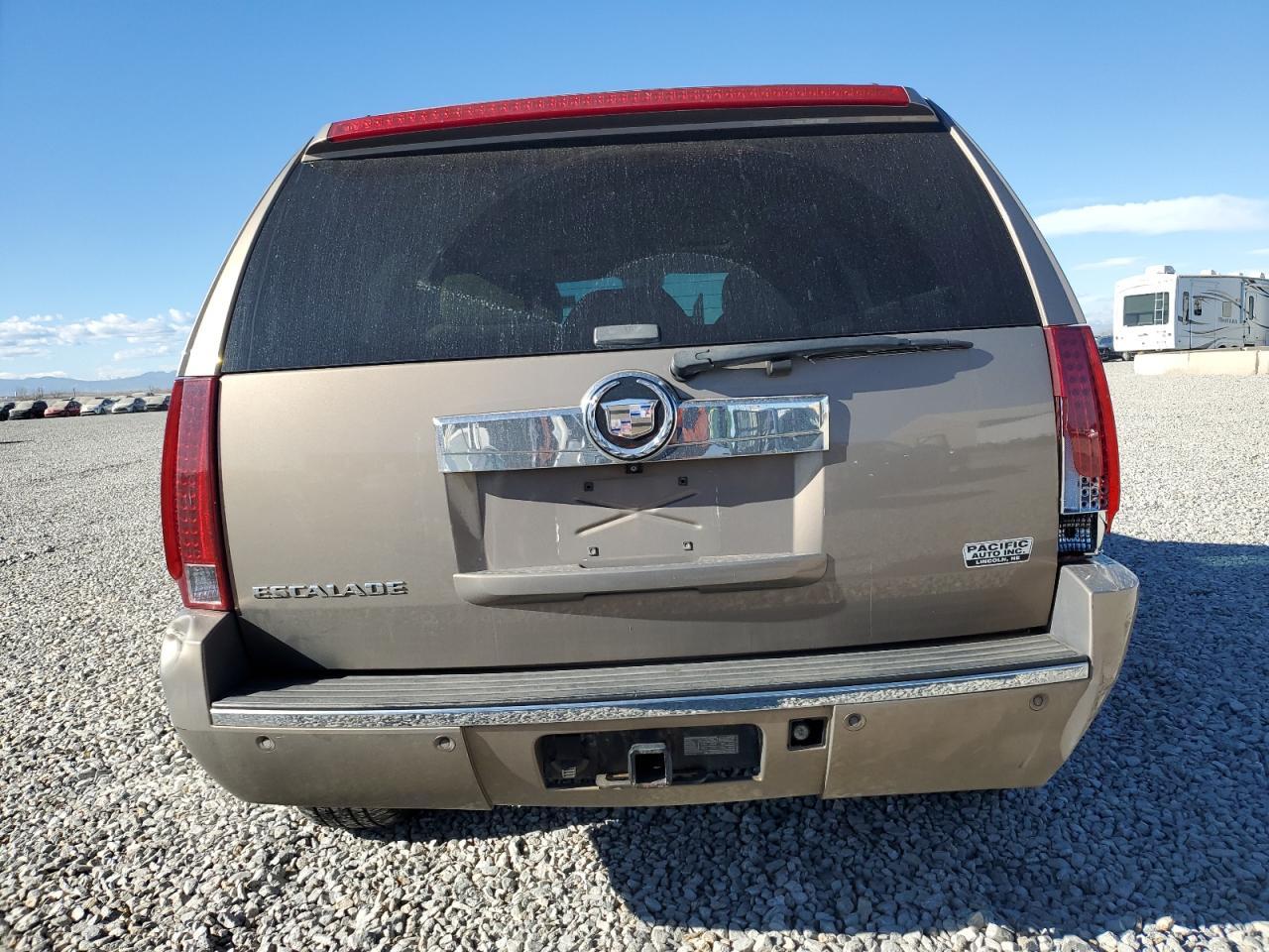 2007 Cadillac Escalade Luxury - Image 6