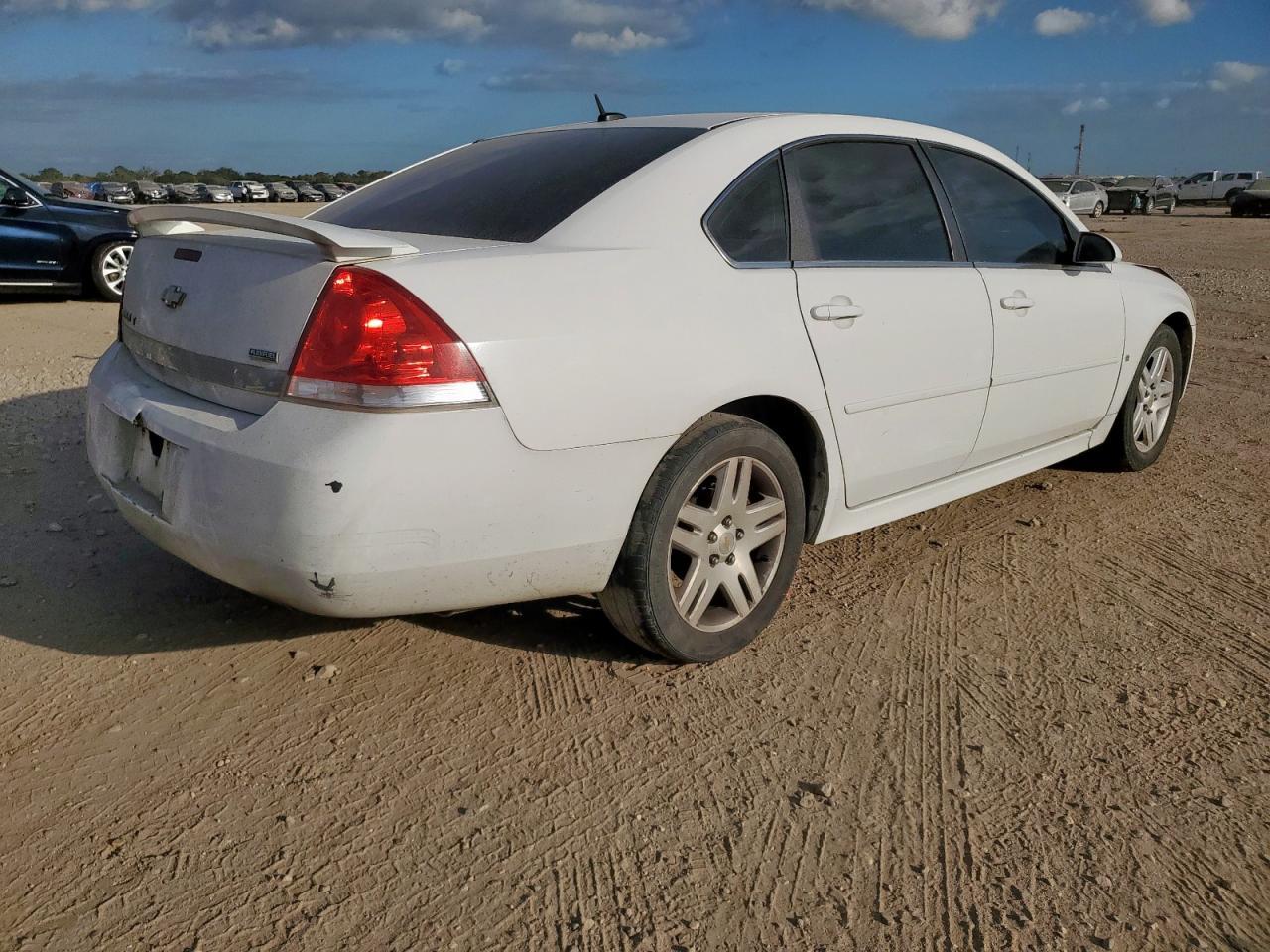 2011 Chevrolet Impala Lt - Image 3