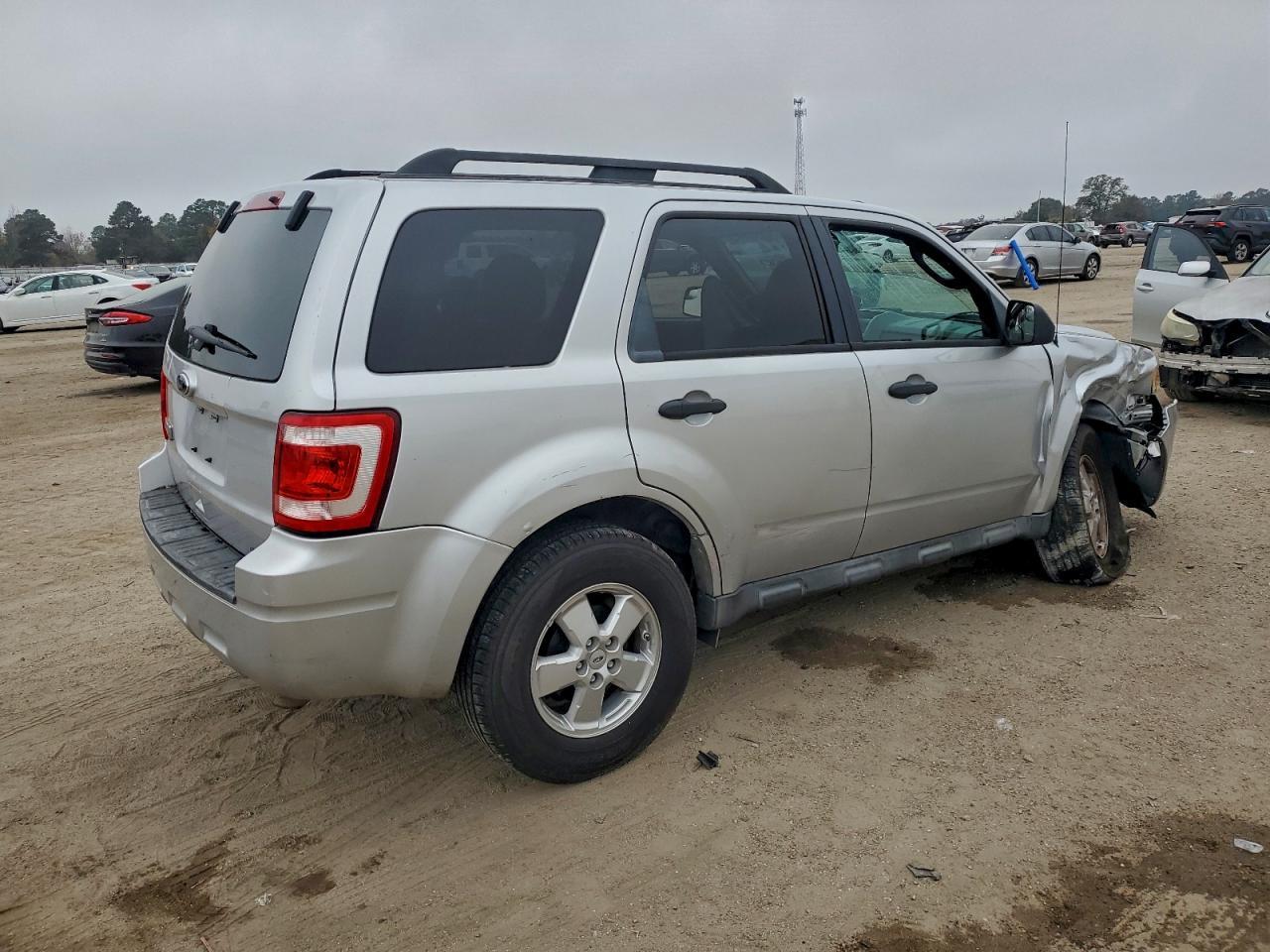 2011 Ford Escape Xlt - Image 3