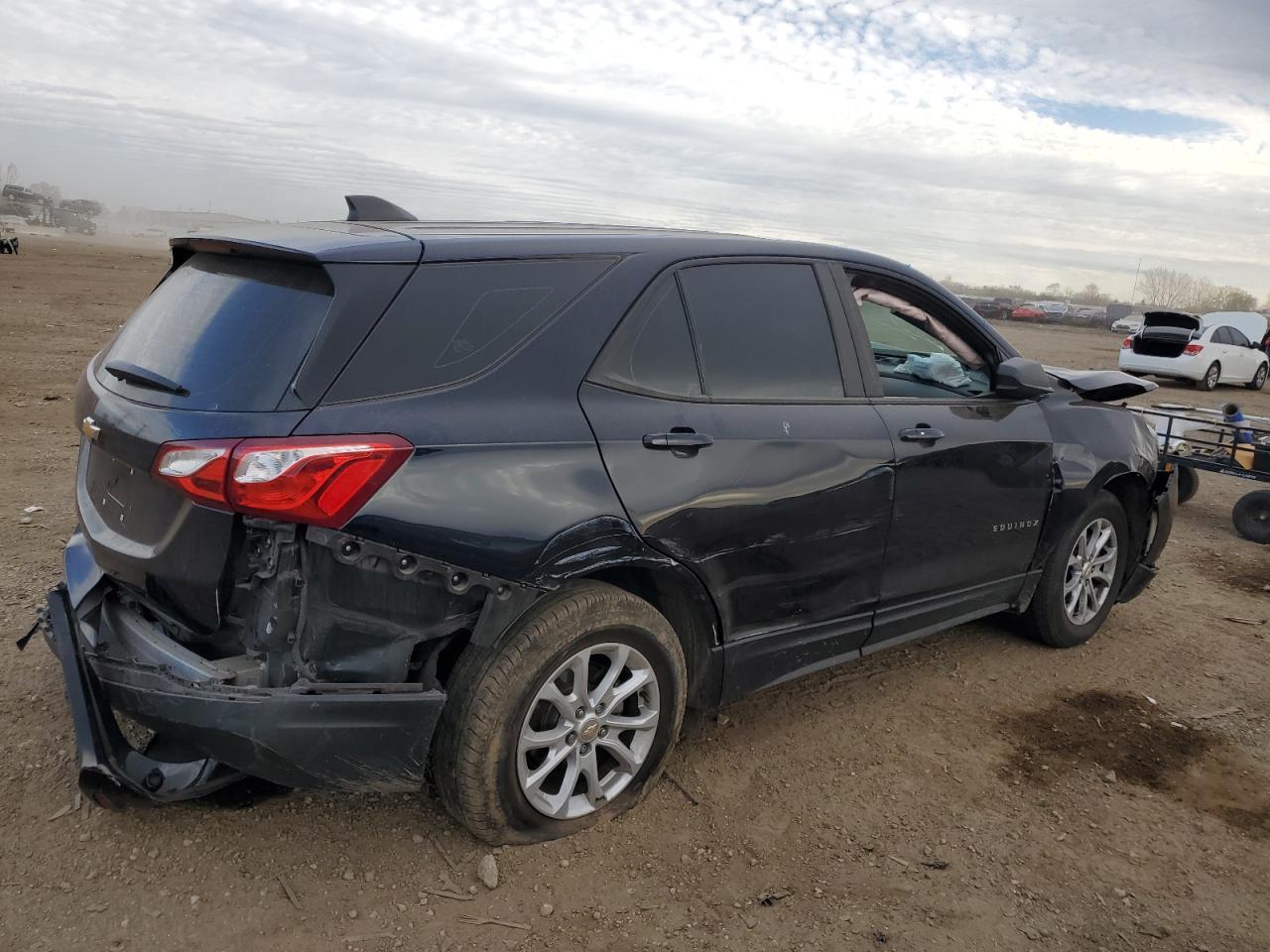 2021 Chevrolet Equinox Ls - Фото 3