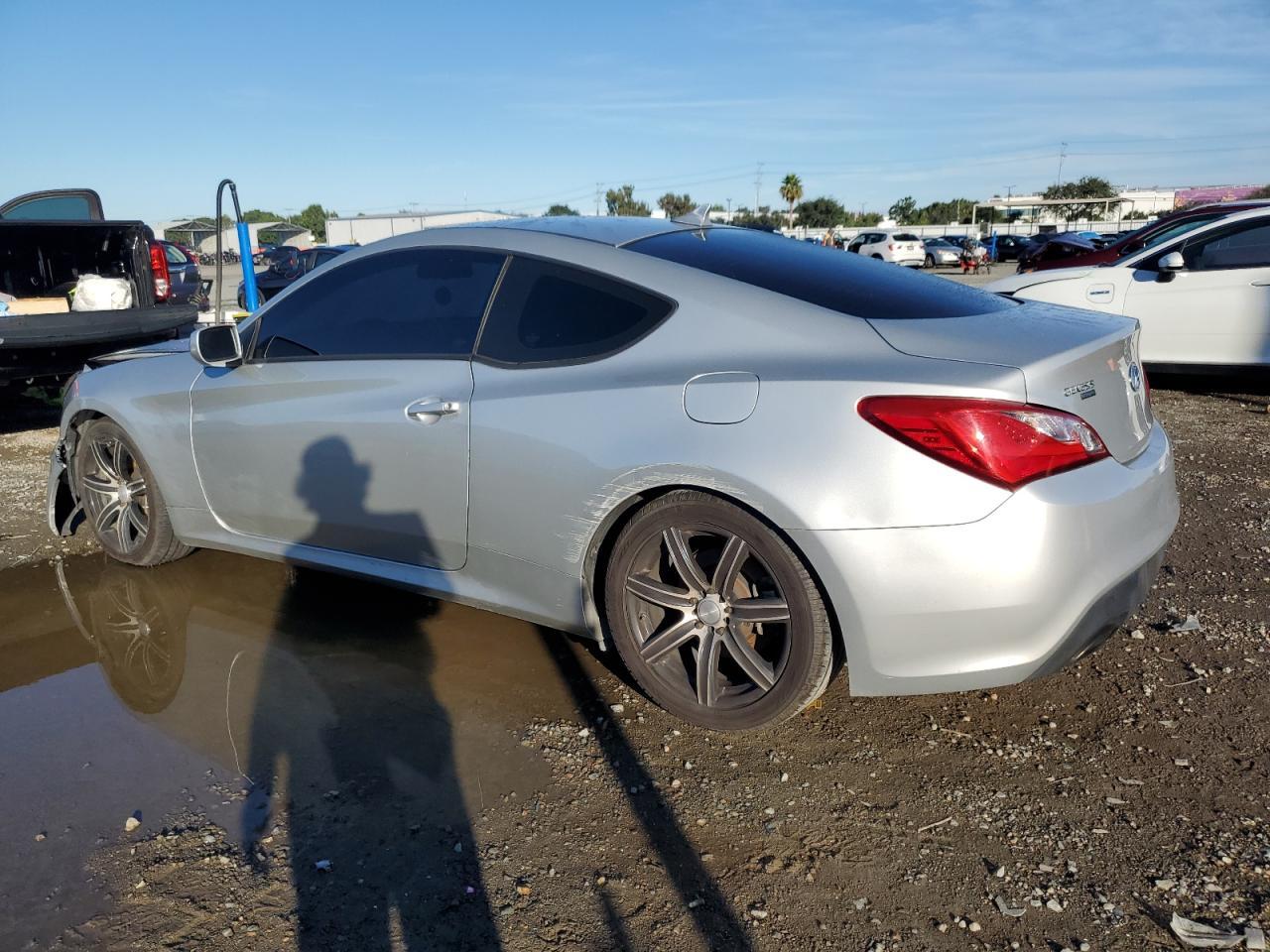 2013 Hyundai Genesis Coupe 2.0T - Фото 2