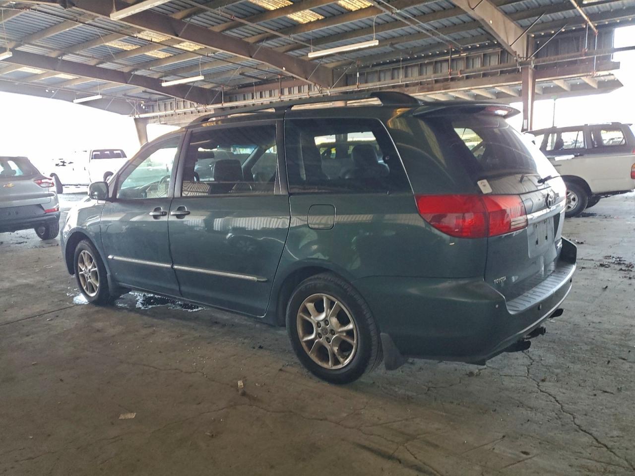 2010 Toyota Sienna Xle - Фото 2