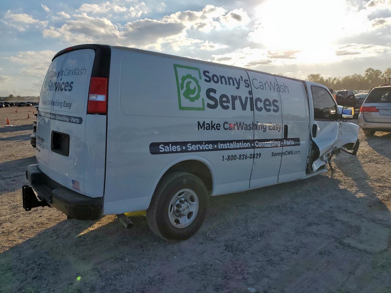 2024 Chevrolet Express G3500 Delivery Van - Фото 3