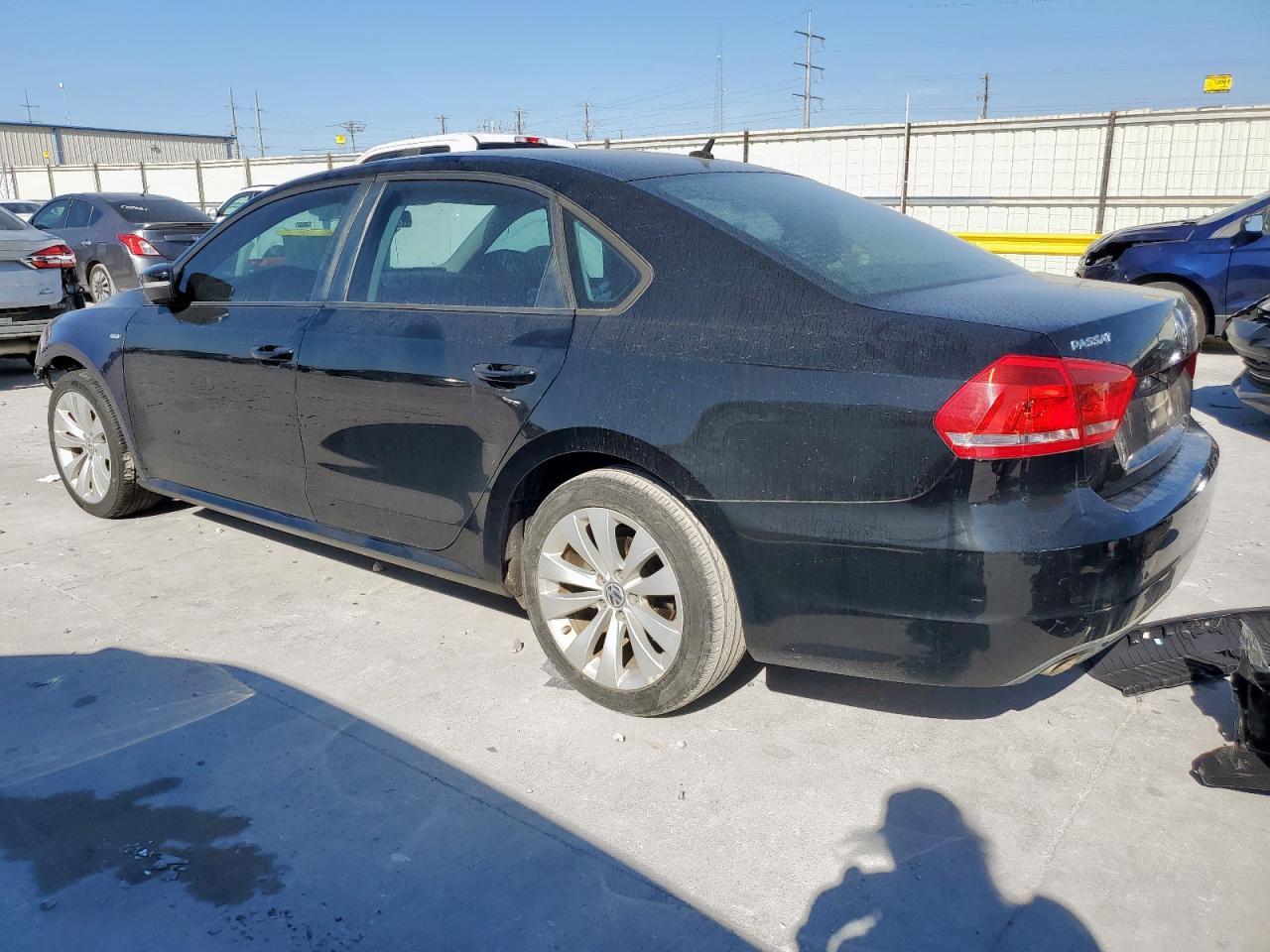 2014 Volkswagen Passat S - Фото 2