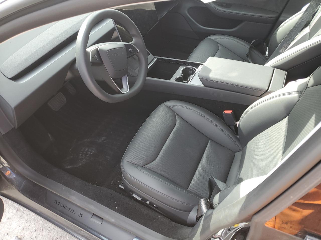 2025 Tesla Model 3 - Image 7