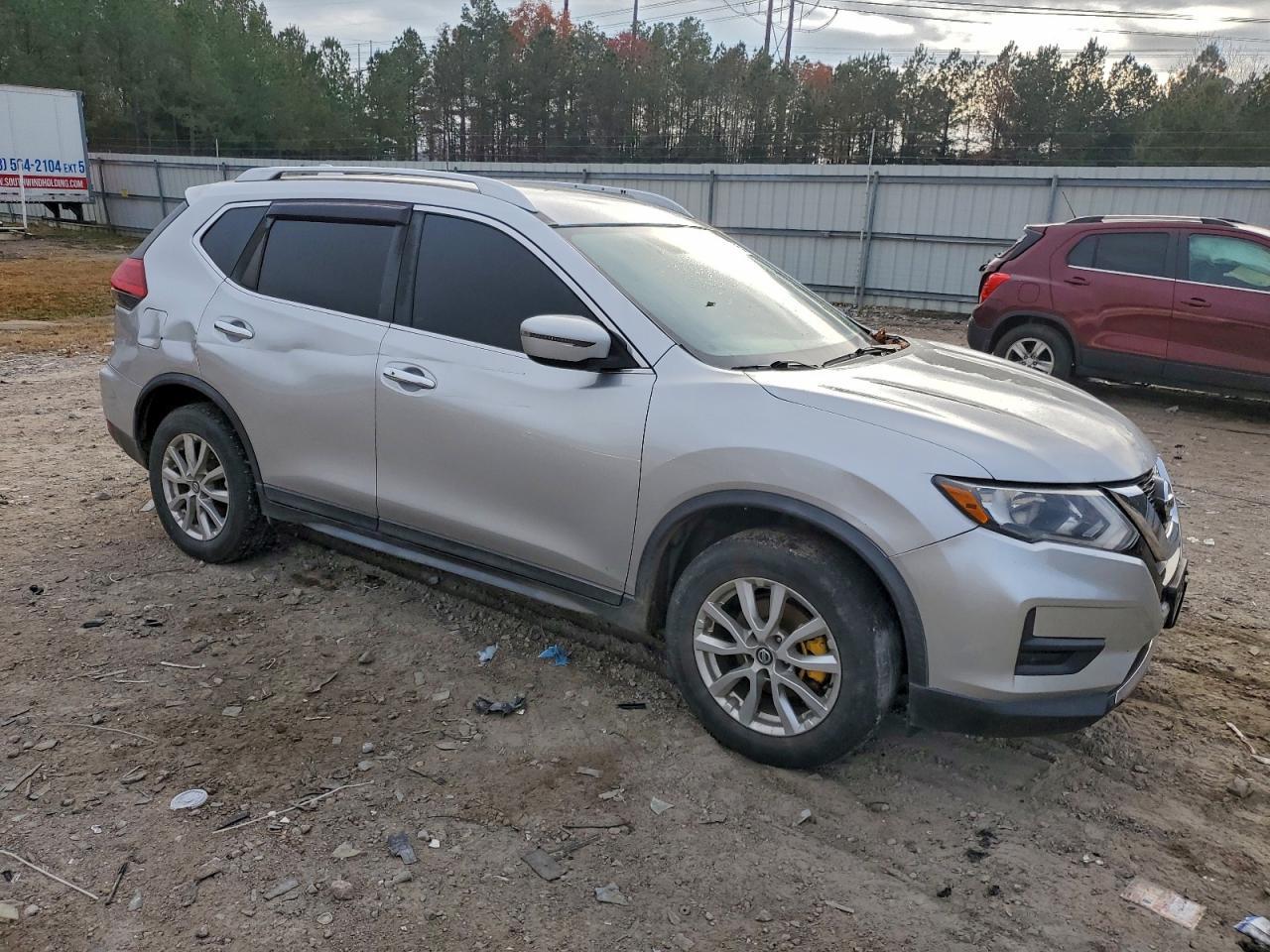 2017 Nissan Rogue S - Фото 4