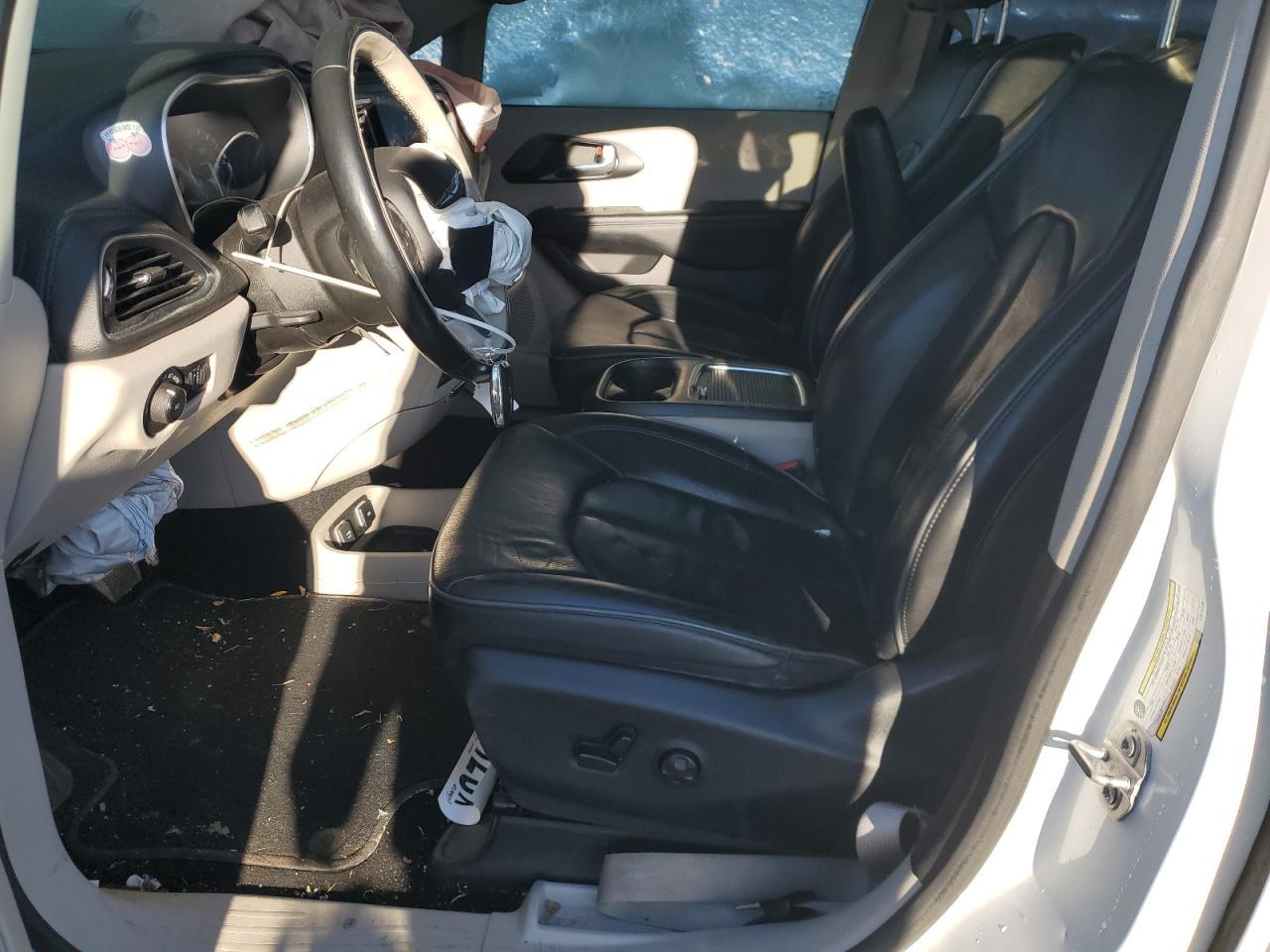 2020 Chrysler Pacifica Limited - Image 7