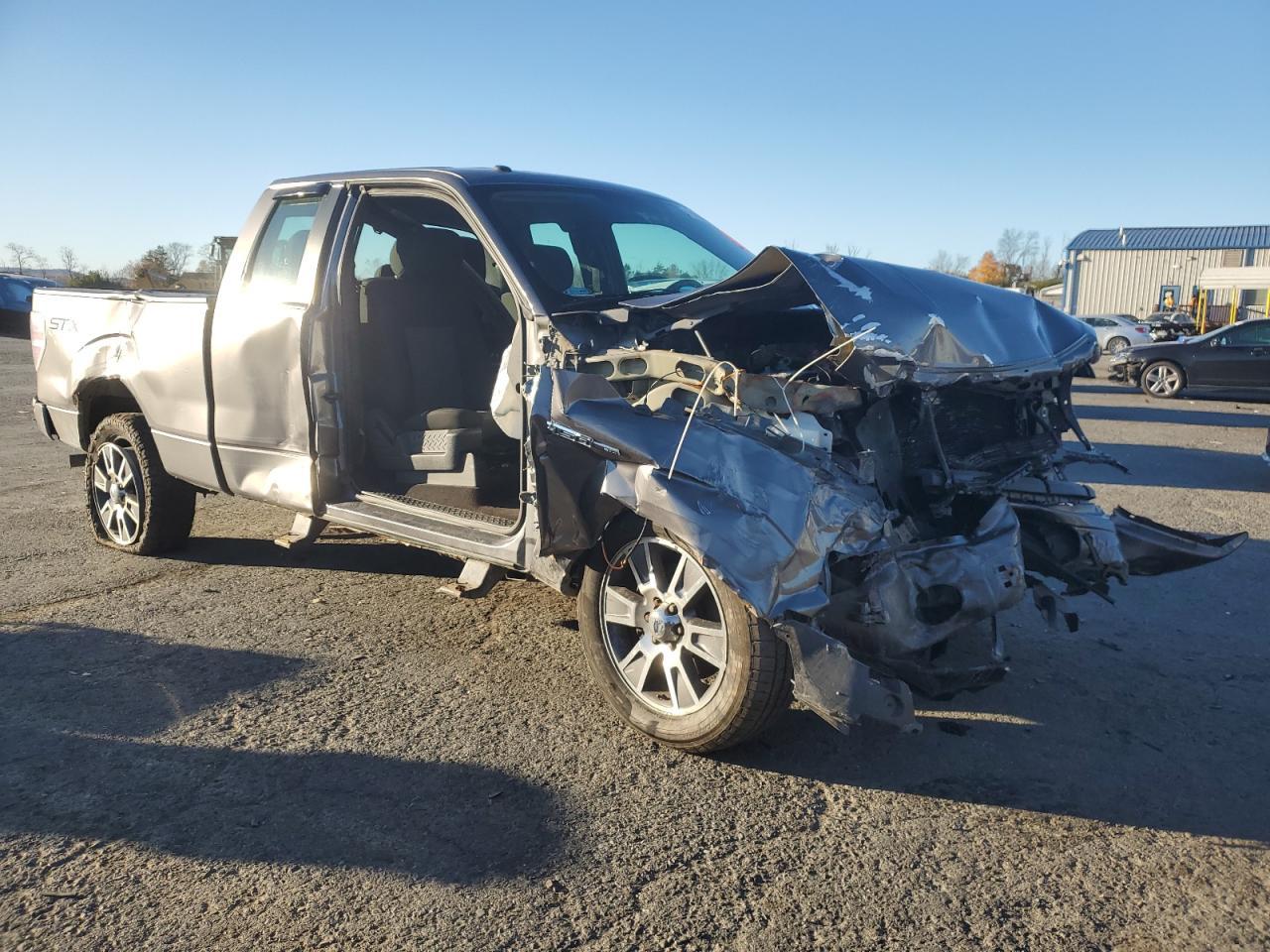2011 Ford F150 Super Cab - Фото 4