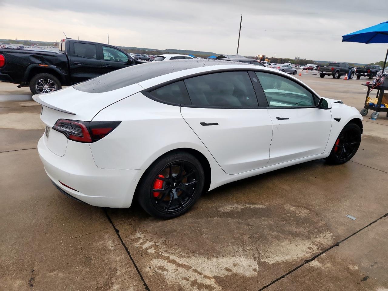 2022 Tesla Model 3 - Фото 3