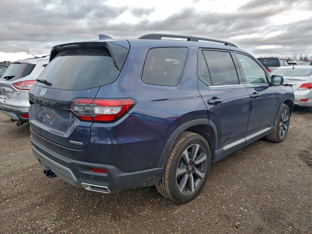 2025 Honda Pilot Touring - Фото 3