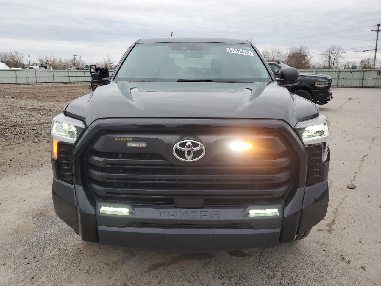 2023 Toyota Tundra Crewmax Sr - Image 5