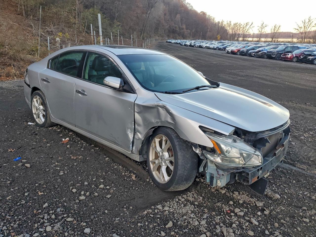 2013 Nissan Maxima S - Image 4