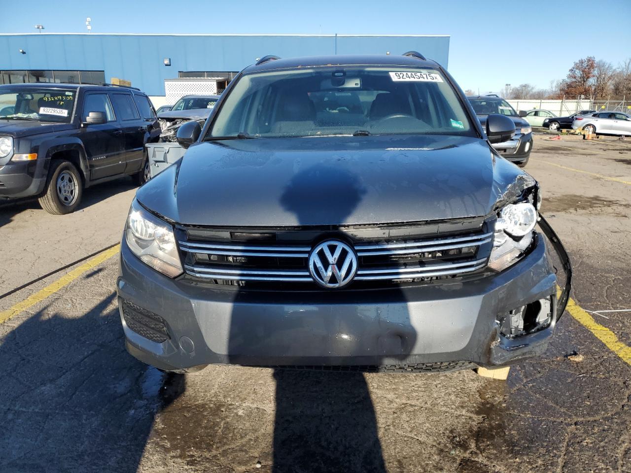 2016 Volkswagen Tiguan S - Фото 5