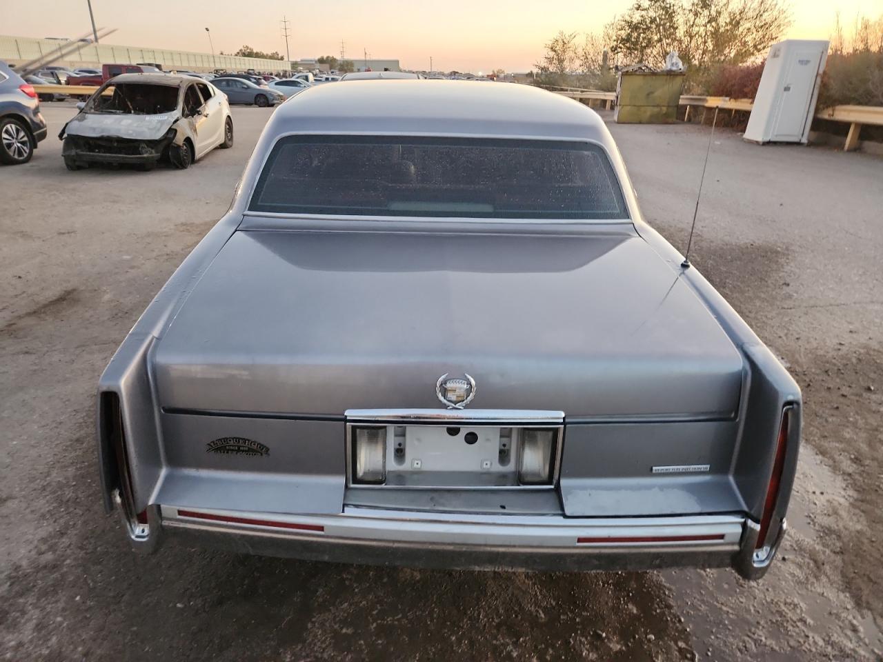 1991 Cadillac Deville - Фото 6