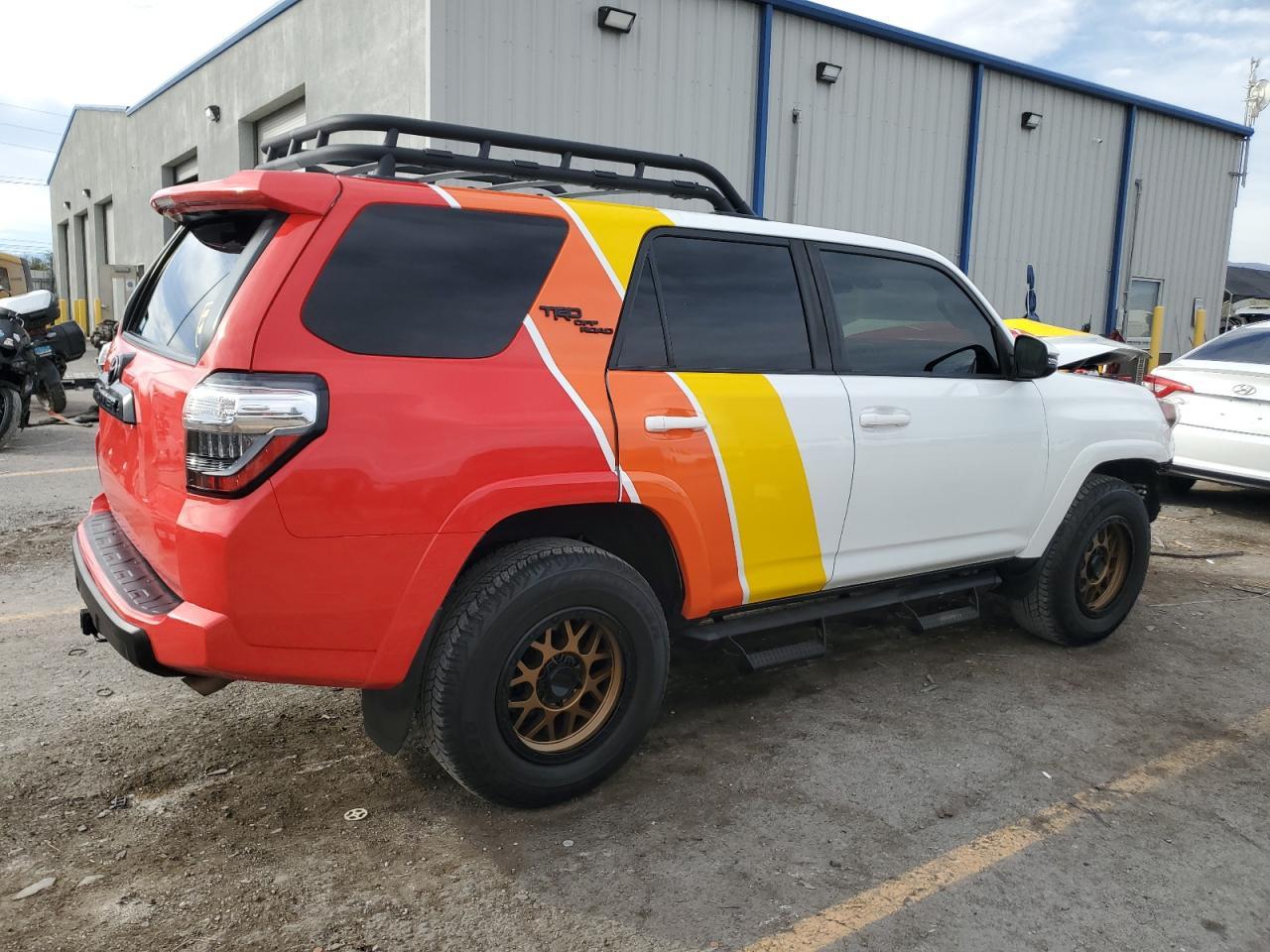 2022 Toyota 4Runner Sr5 Premium - Image 3