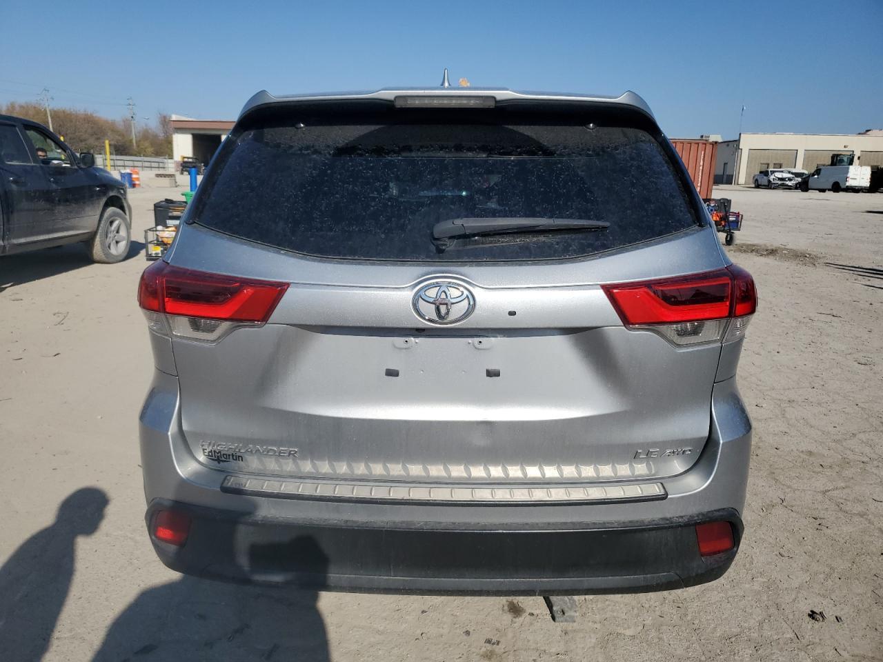2017 Toyota Highlander Le - Фото 6