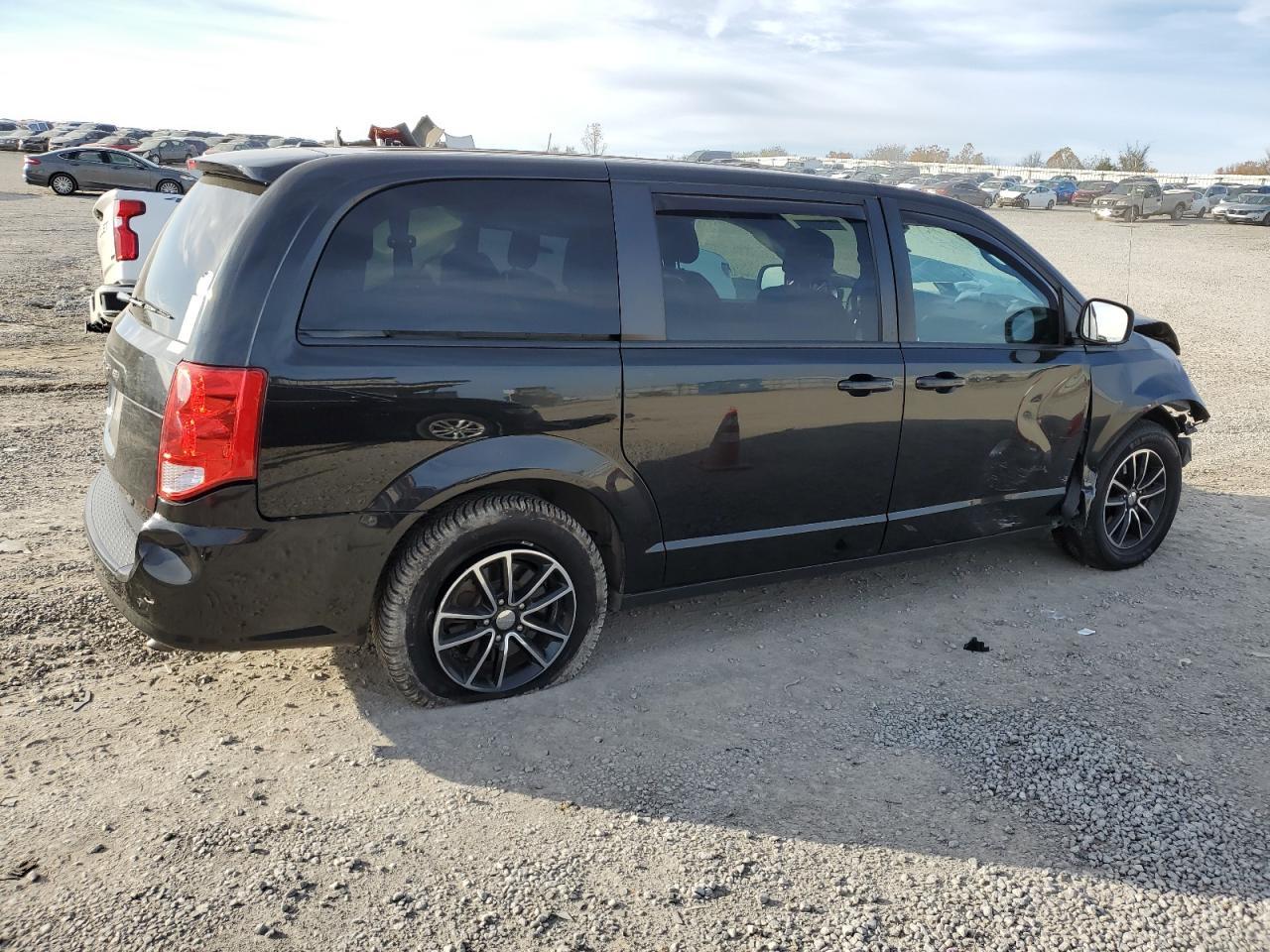 2019 Dodge Grand Caravan Sxt - Image 3