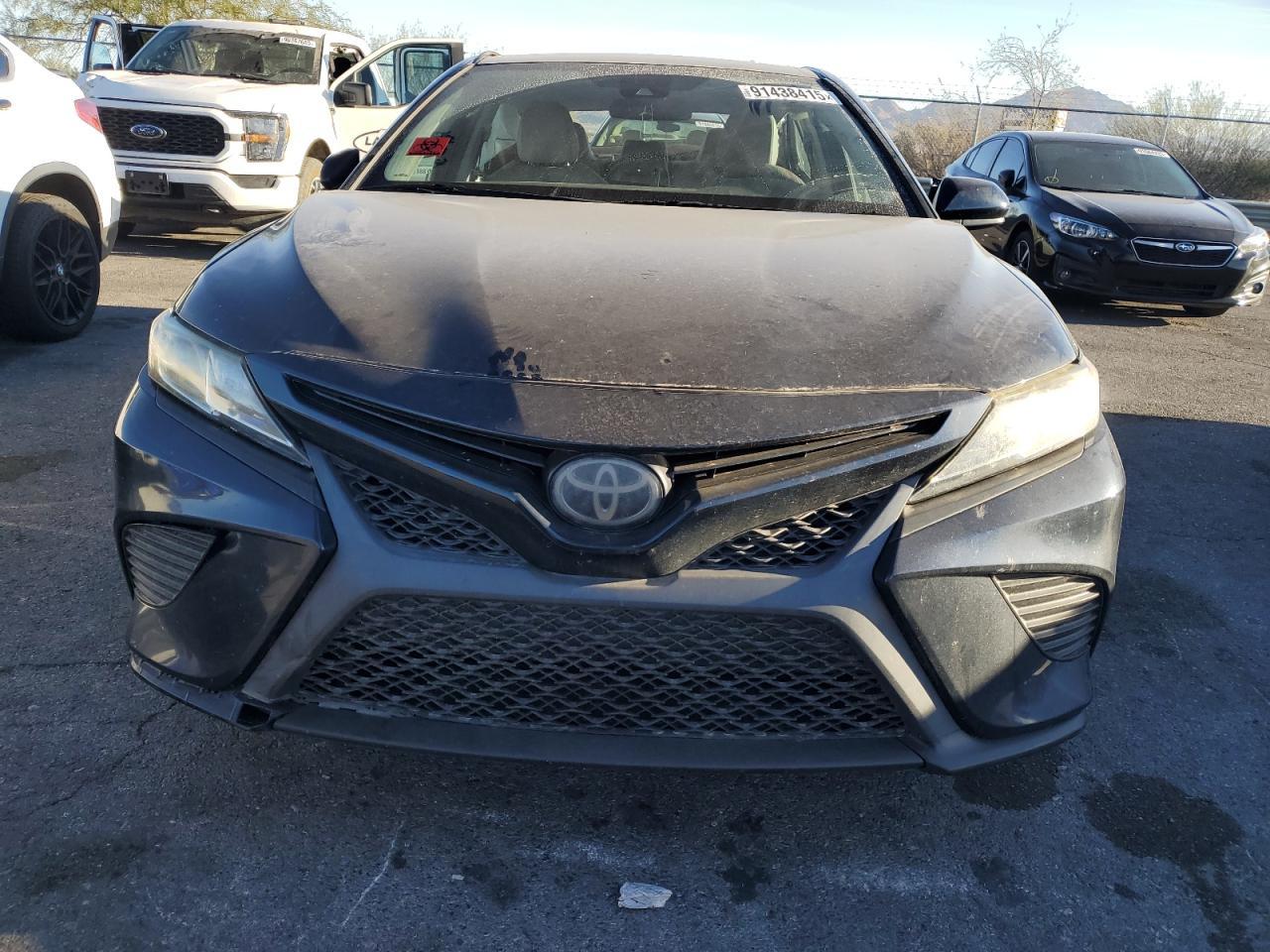 2019 Toyota Camry Se - Фото 5