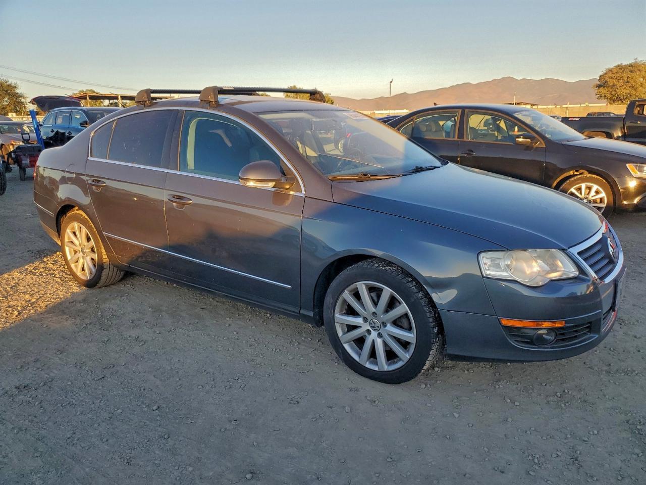 2010 Volkswagen Passat Komfort - Фото 4