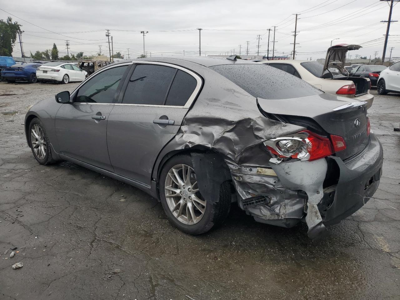 2013 Infiniti G37 Base - Фото 2