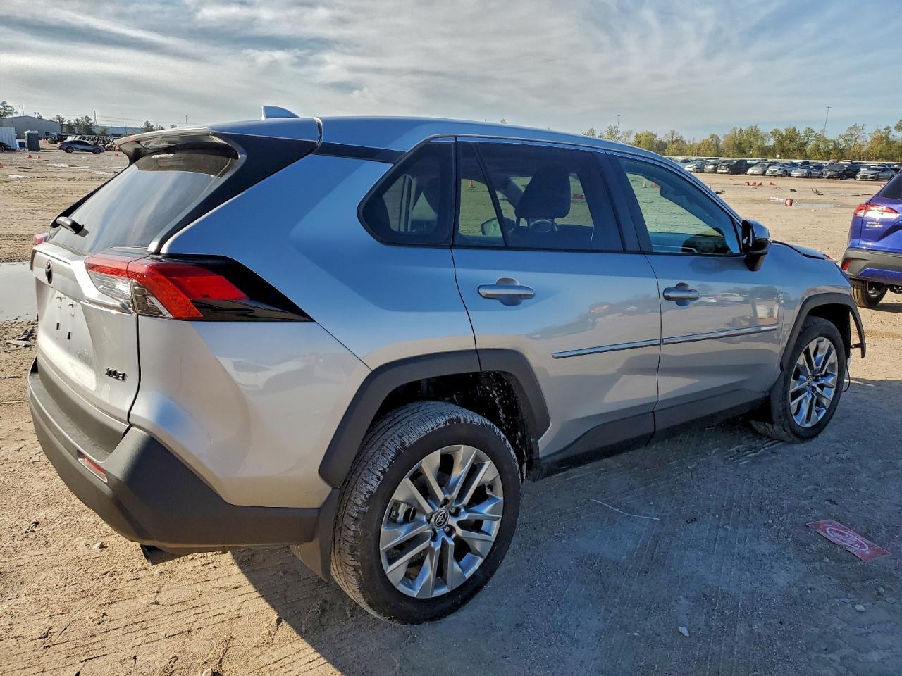 2025 Toyota Rav4 Xle Premium - Фото 4