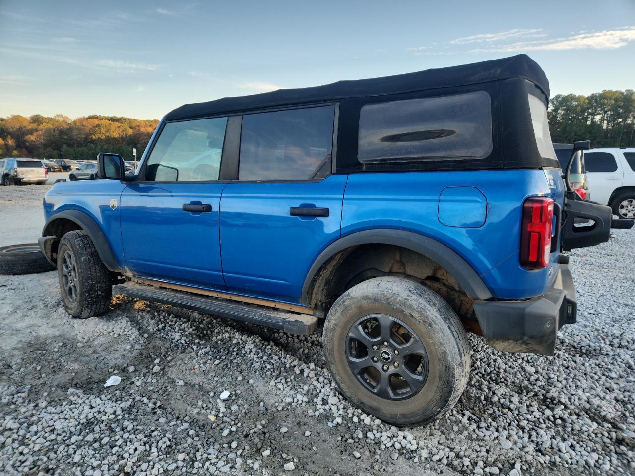 2021 Ford Bronco Base - Image 2