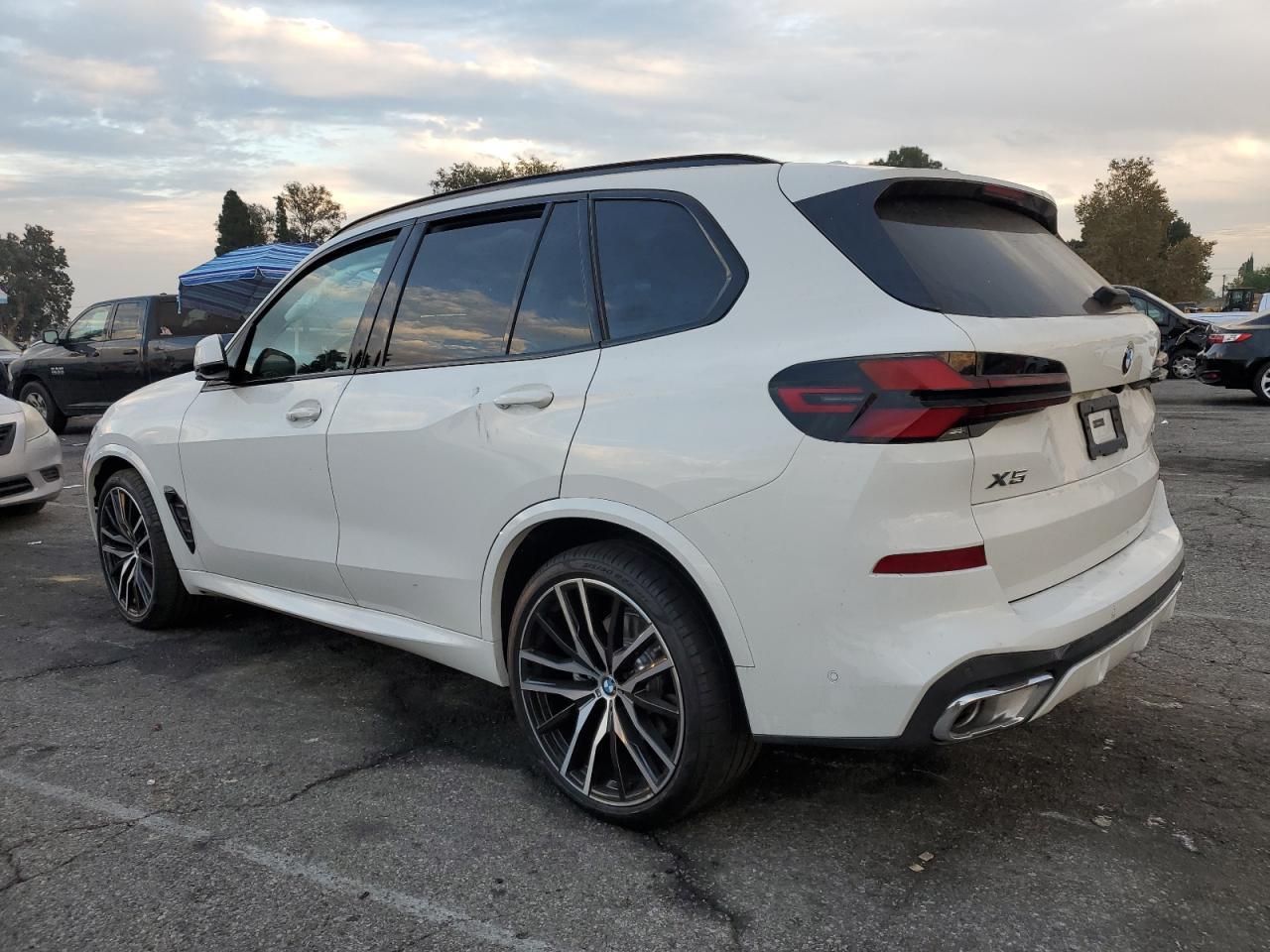2025 BMW X5 xDrive40I - Фото 2