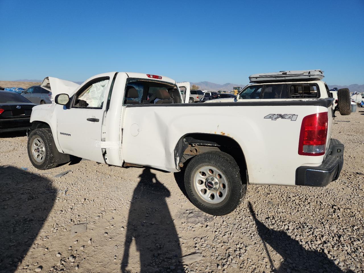 2010 GMC Sierra K1500 - Image 2